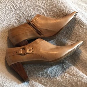 Liz Claiborne Honey Brown leather shoe boot 10M